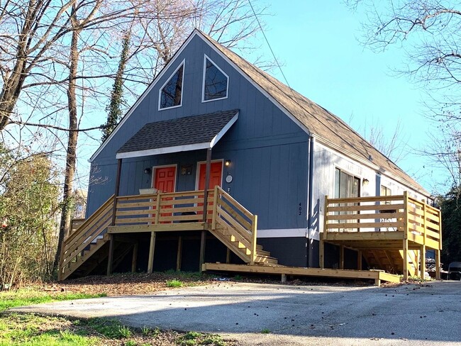 Building Photo - 402 Lindsay Rd Unit 02