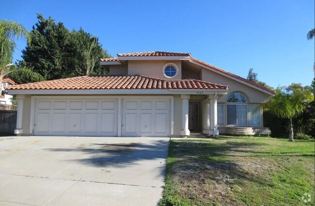 Building Photo - Fantastic Pool Home in Oceanside