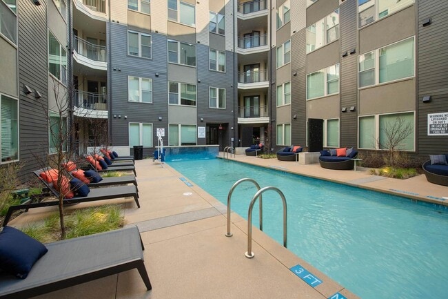 Photo - Vitruvian West