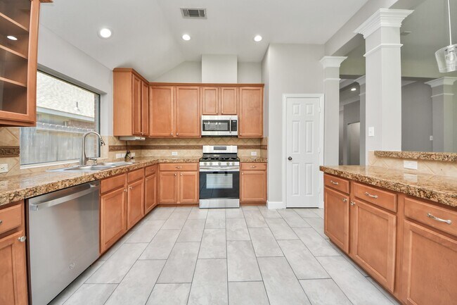 Photo - 18027 Parkwille Ln