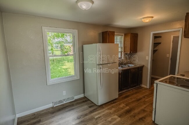 Photo - 436 Lamplighter Ln