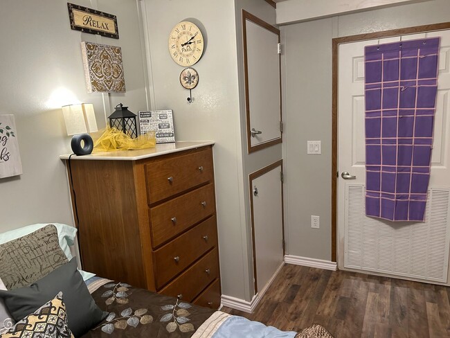 Photo - COZY MOBILE HOME AVAILABLE! 1 bed 1 bath in Stardust Mobile Home Park.