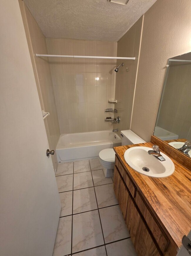 Photo - 5145 SE 31st St Unit Whispering Sands D