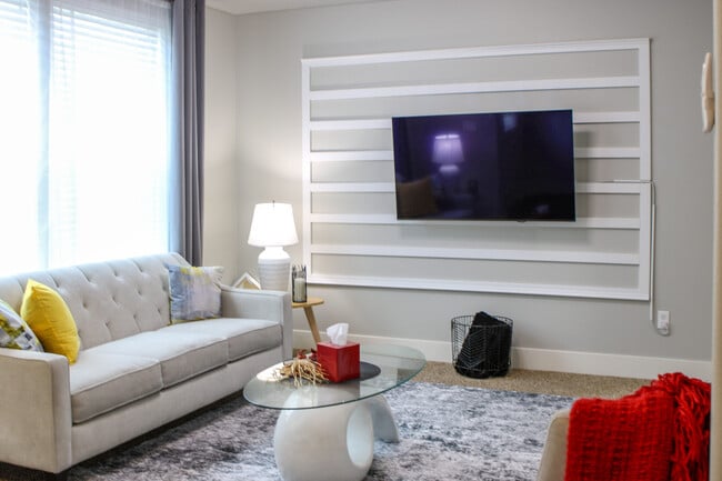 Photo - 7801 Rushmore Ave NE Unit 7801 Rushmore Ave