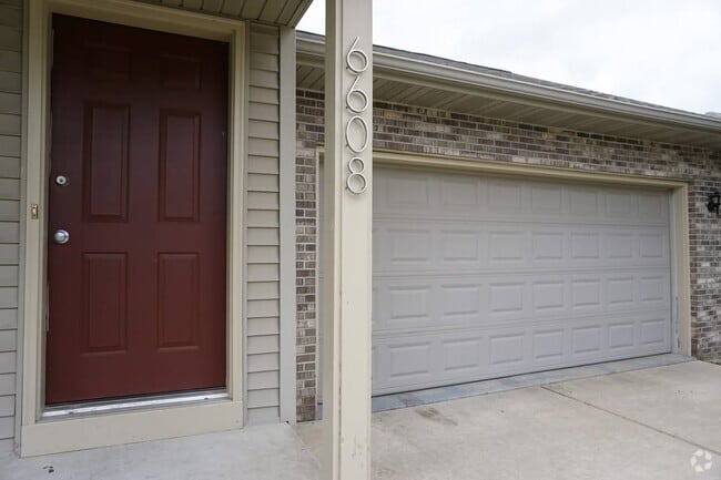 Building Photo - 6608 Radford Dr Rental