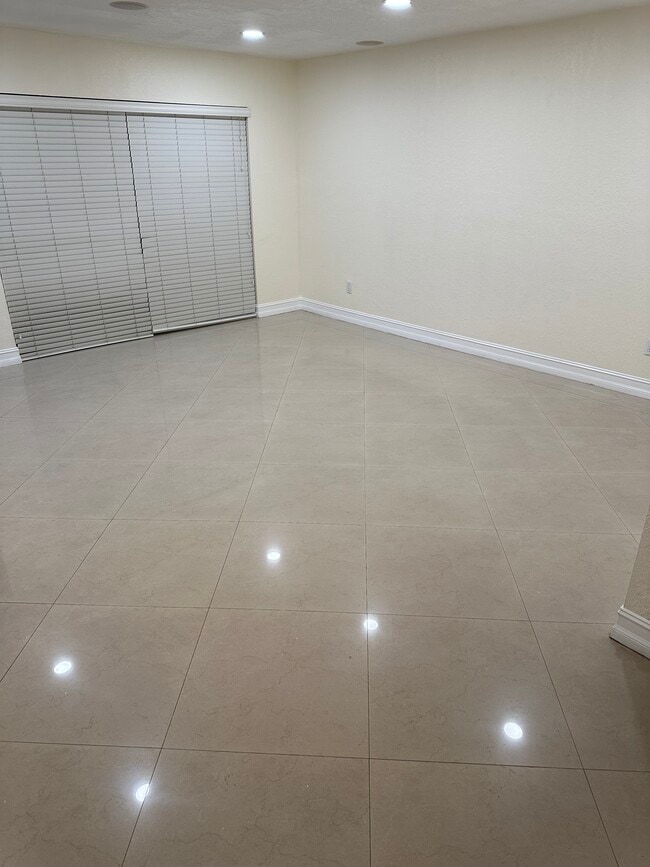 Building Photo - 14948 SW 89th St Rental