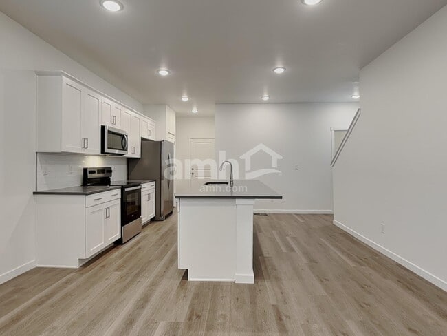 Photo - 330 N Addison Way