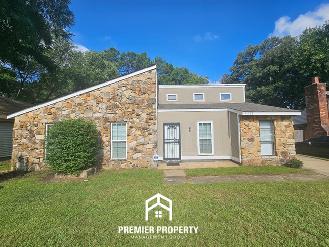 Building Photo - Move-In Ready 3BR Gem in Memphis - Cozy Fireplace, Tile Dining & Private Yard