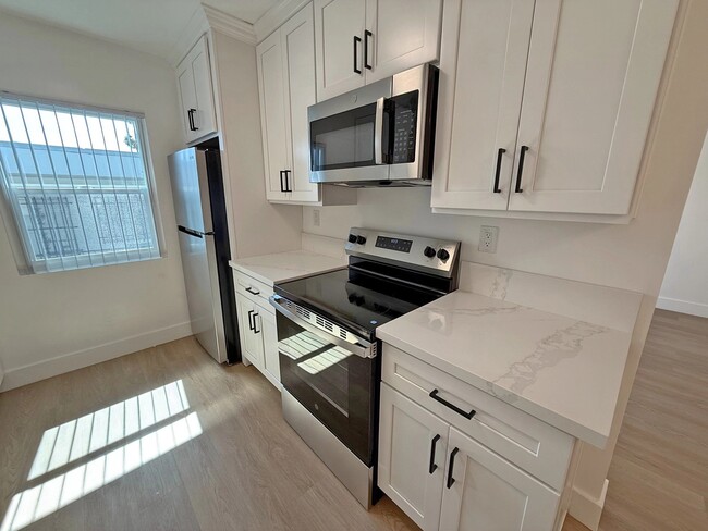 Photo - 520 Hayworth Ave Unidad 204