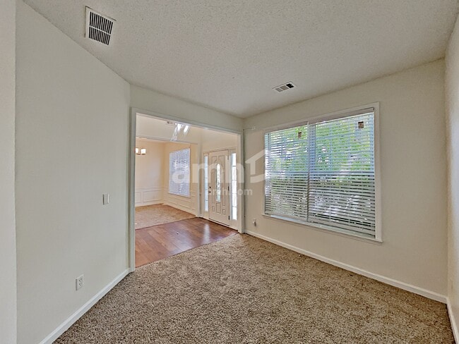 Photo - 3410 Spindletop Dr NW