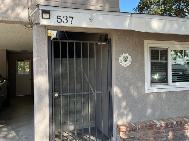 Photo - 1805 Oak St Unit 537 18th St