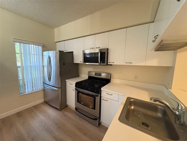 Photo - 7835 Dixie Beach Cir