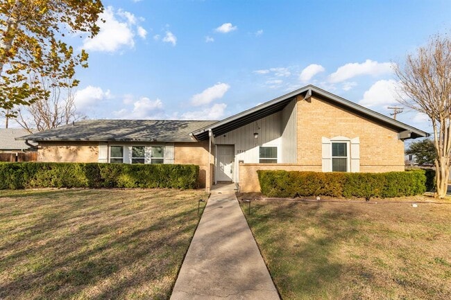 Photo - 2710 Thrushwood Dr