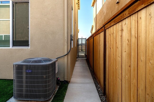 Photo - 3596 Kona Kai Wy