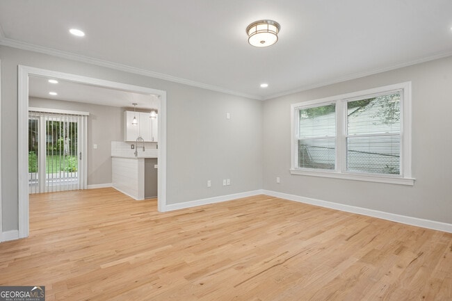 Photo - 1335 E Washington Ave