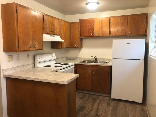 Photo - 626 W 1st Ave