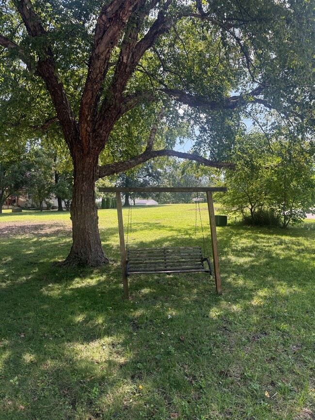 2389 Hollands Grove Rd
