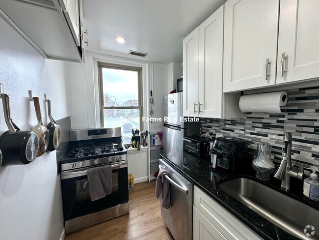 Building Photo - 10 Woodbridge St Rental