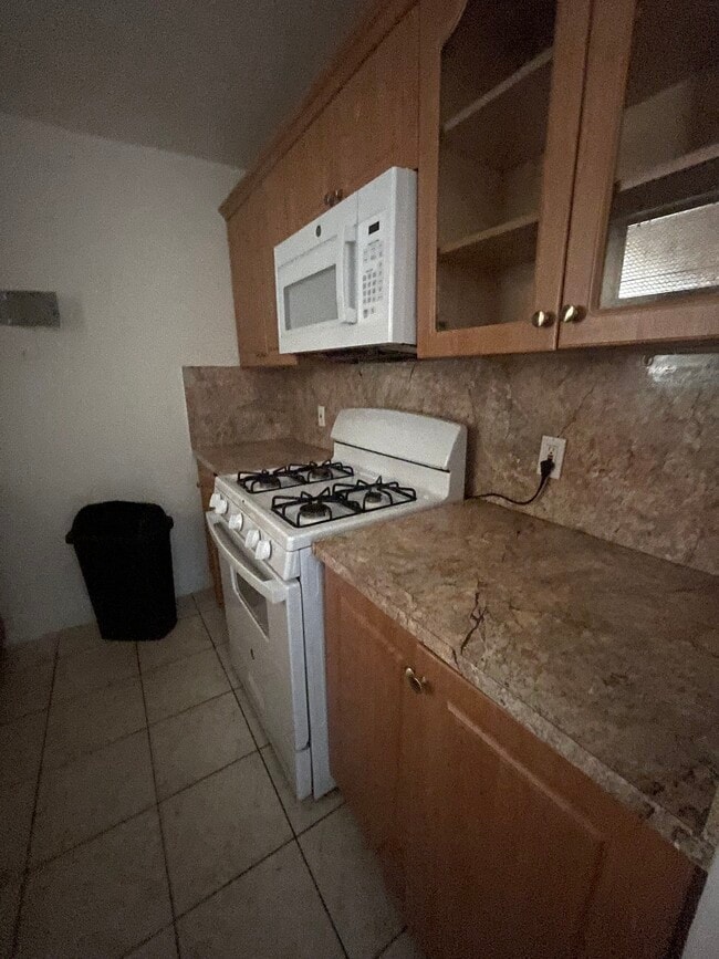 Photo - 1305 W 53rd St Unit Villa catalina