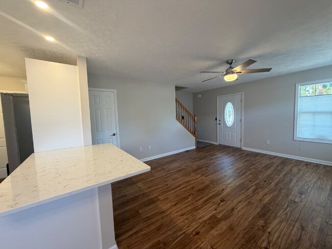 Photo - "Charming 4-Bedroom Home with 2.5 Baths on Knox Avenue – A Cozy Retreat in Hollister, MO!"