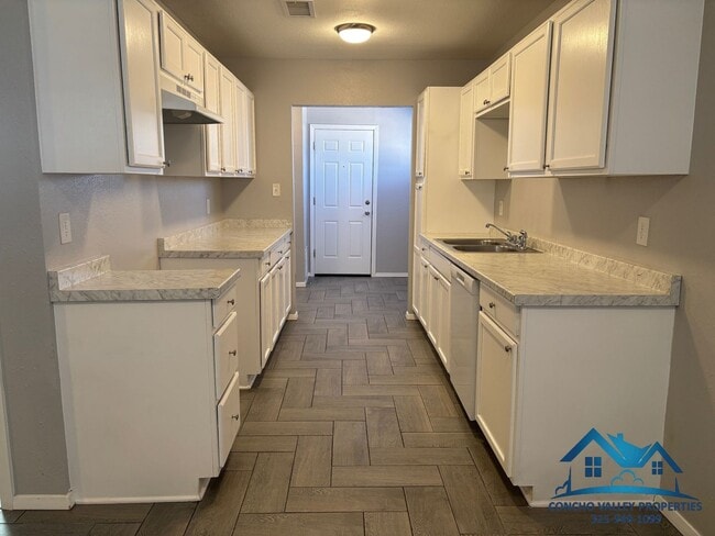 Photo - For Rent - 3 Bed/ 1.5 Bath near Fannin Elementary