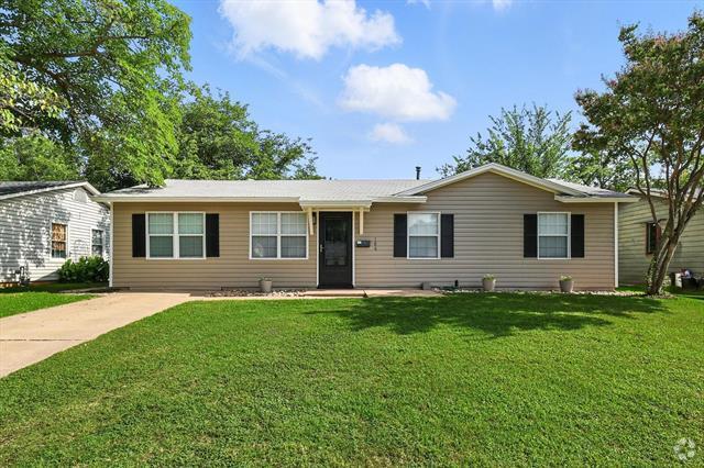 Building Photo - 106 Tarrant Dr Rental
