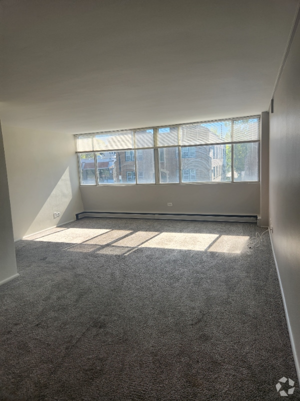 Building Photo - 3575 N Oakland Ave Rental