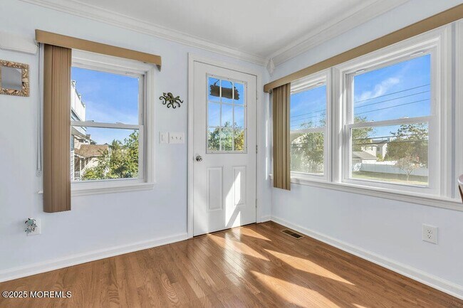 Photo - 101 St Louis Ave