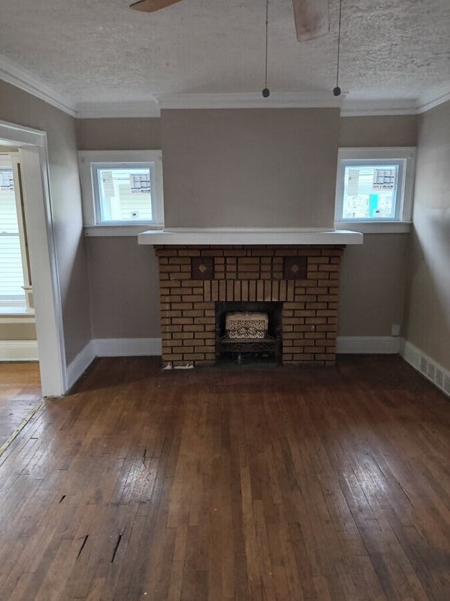 Photo - 3658 E 143rd St Unit 2