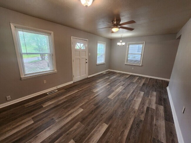Photo - 1805 W 35th St