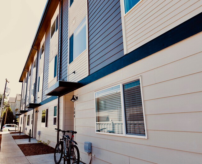 Photo - 880 Grove SW St Unit 103