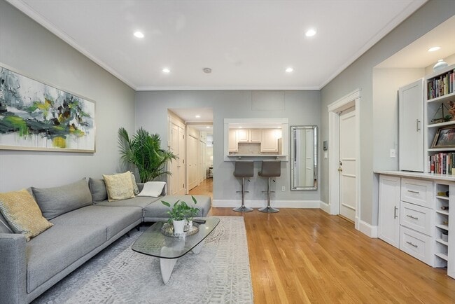 Photo - 381 Marlborough St Unidad 1