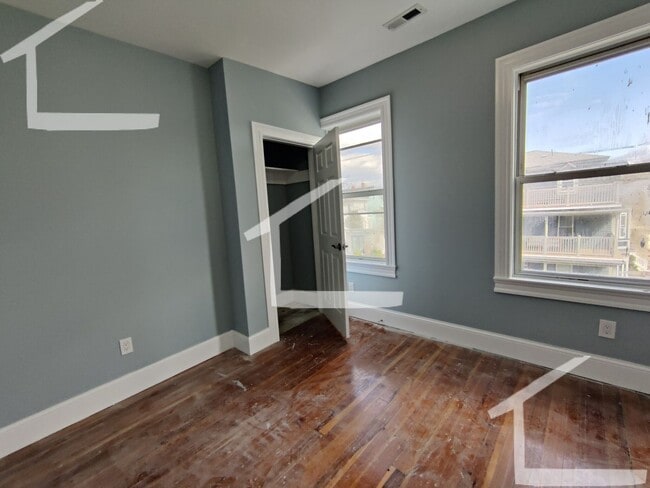 Photo - Huge 4 bed in Somerville