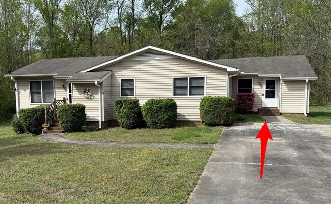 Building Photo - 291 Tussey Rd Unit 291-B Tussey Road