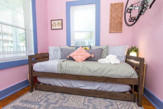 Photo - 608 N 9th Ave