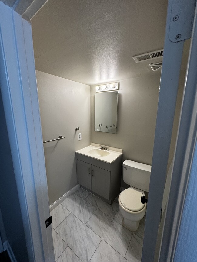 Photo - 251 Rast St