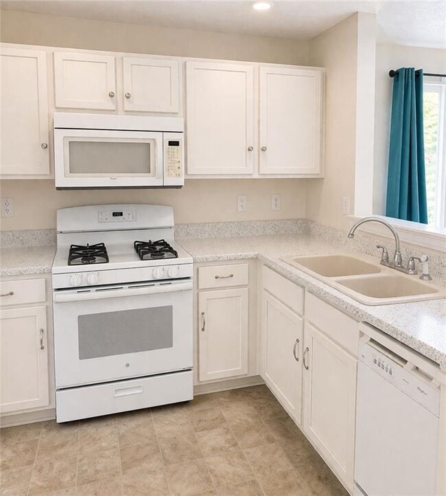 Photo - 301 St Charles Ave