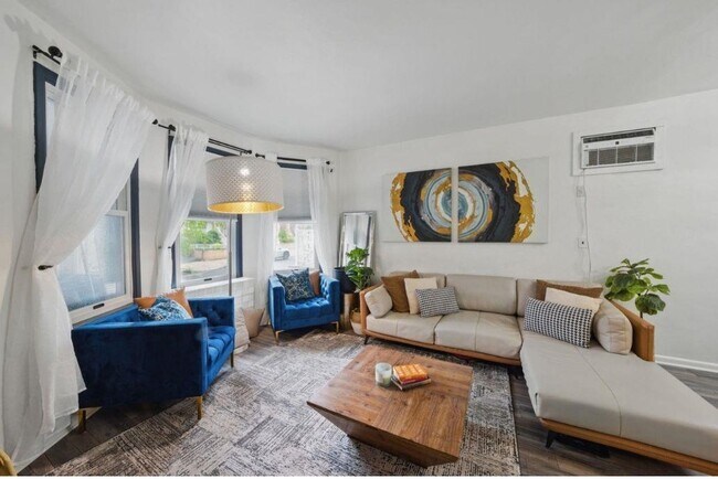 Photo - 152 W 30th St Unit 1