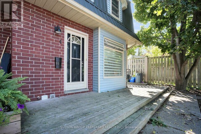 Photo - Woodfield Beauty! 2 Bdrm 2.5 Bath * Finished basement! AVAIL NOW ! $2395+