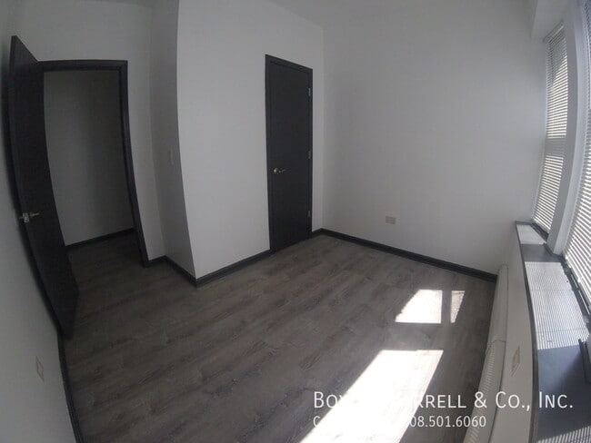 Photo - 111 E 57th St