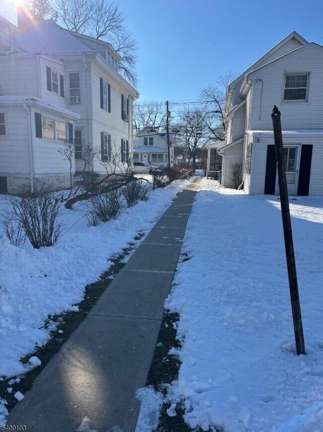 Photo - 136 E Main St Unidad 1