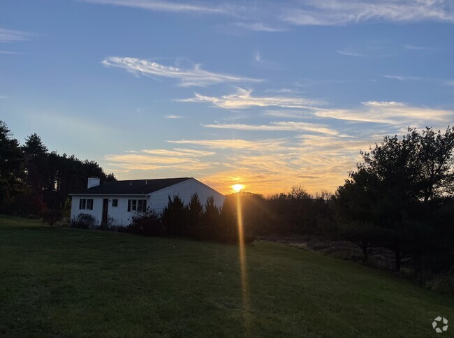 Sunset views - 387 Eichybush Rd Unit Apt. 3