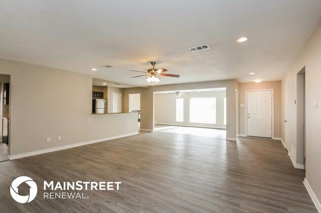 Photo - 207 Point Royal Dr