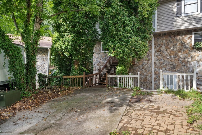 Photo - 1353 Overlook Cove SE