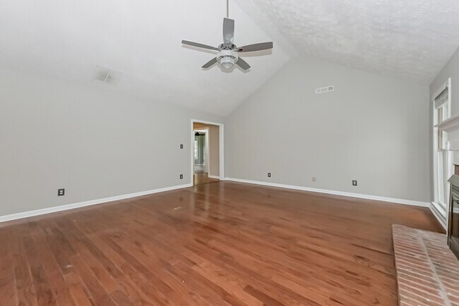 Photo - 295 N Oakland Cir