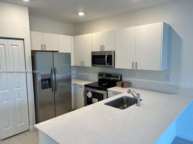Photo - 2633 SE 10th St