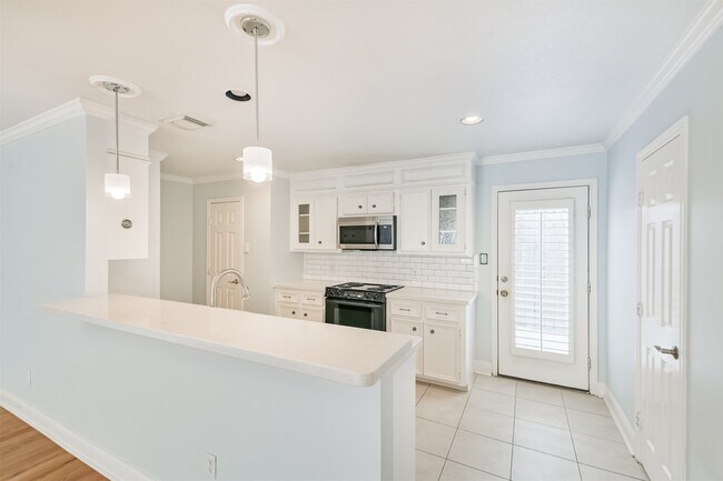 Photo - 738 Redwing Pl Dr
