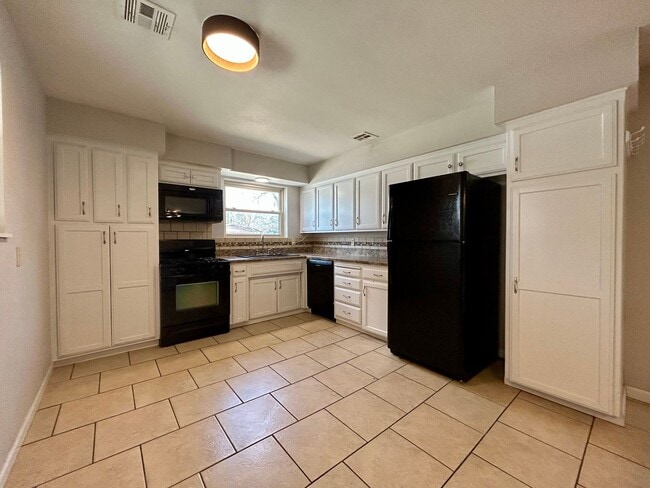 Photo - 3bd/1ba HOME in a Great Neighborhood with ...