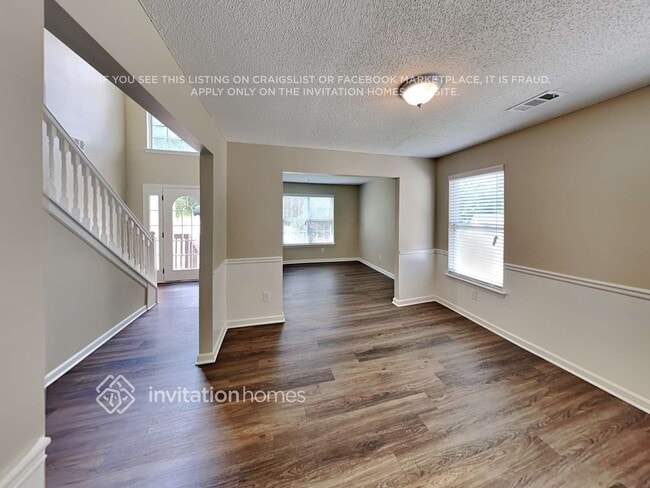 Photo - 118 Legend Creek Dr