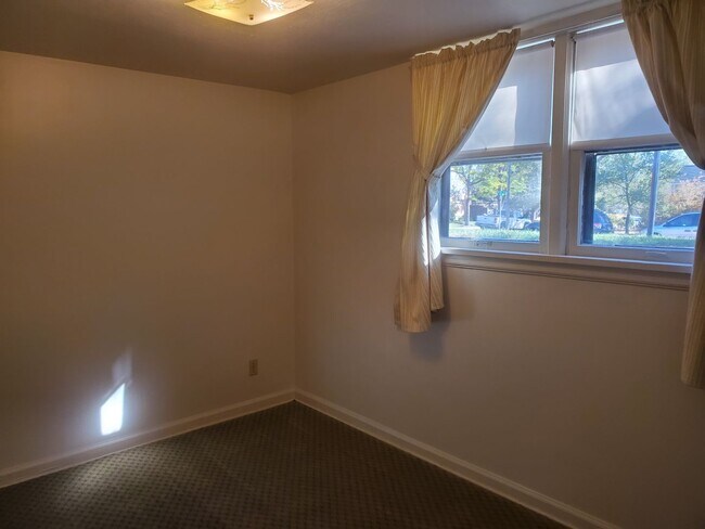Photo - 708 W 1st Ave Unit Apt 1